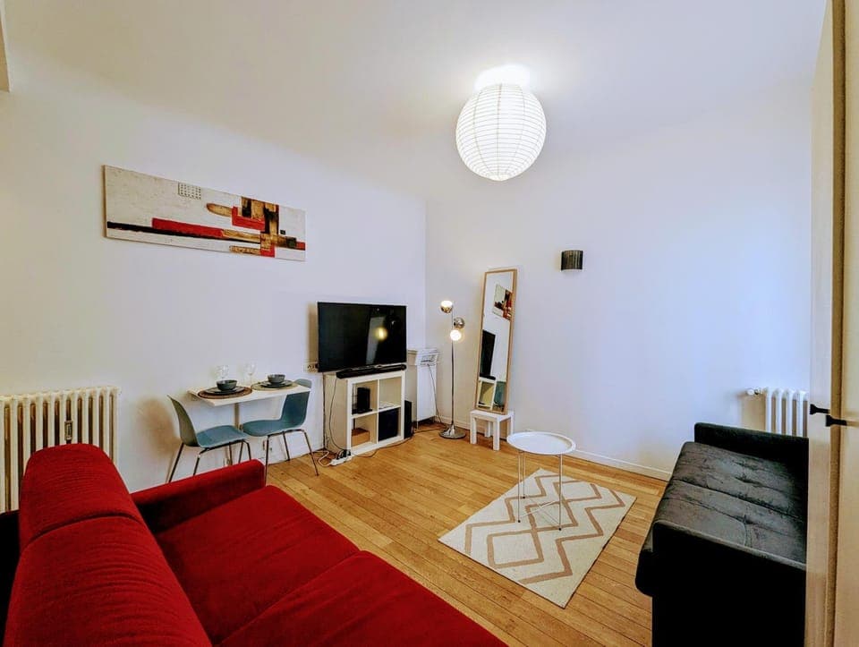 TV and multimedia, Decorative detail, Seating area, Dining area