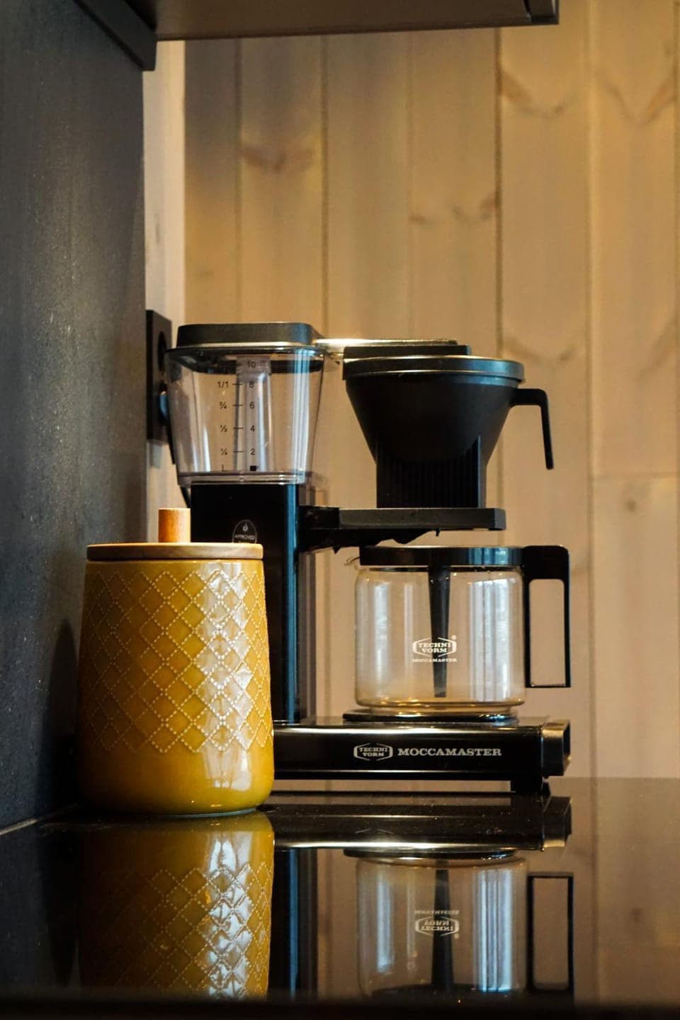 Coffee/tea facilities, Kitchen or kitchenette