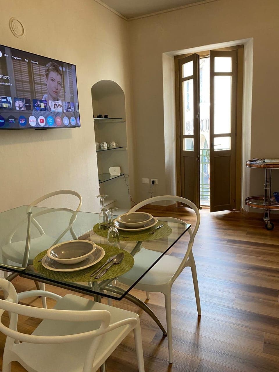 TV and multimedia, Living room, Dining area