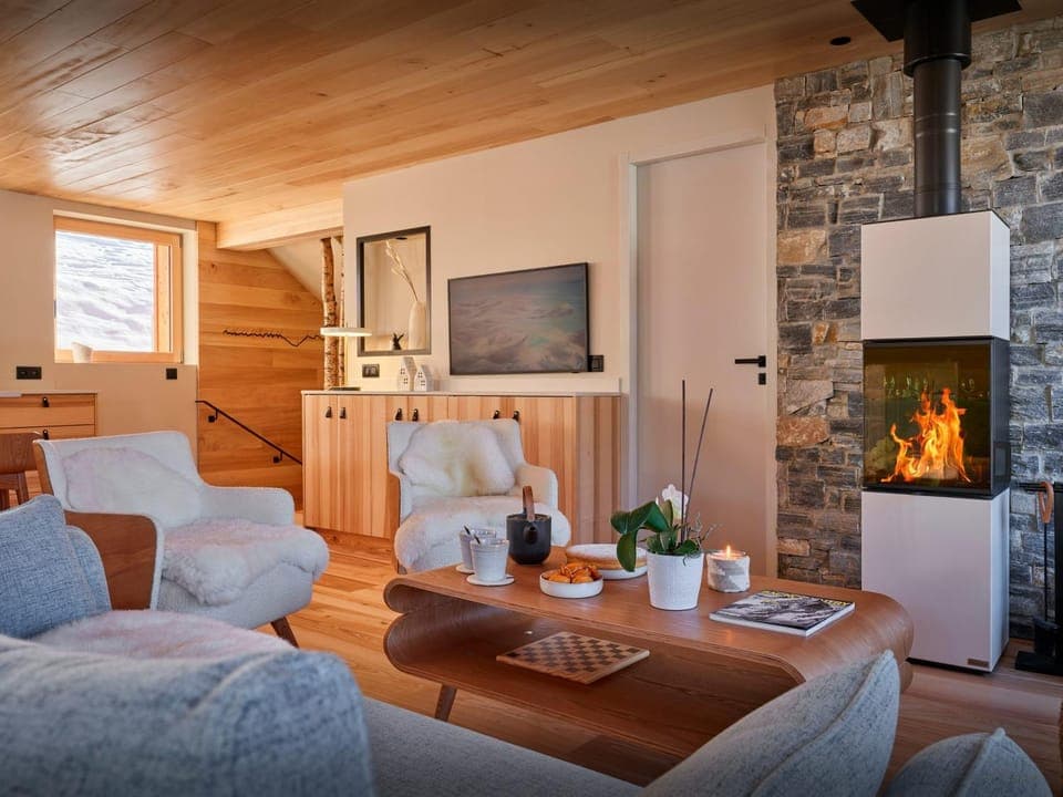 Winter, TV and multimedia, Living room, Seating area