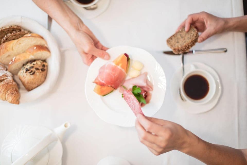 Breakfast, Buffet breakfast