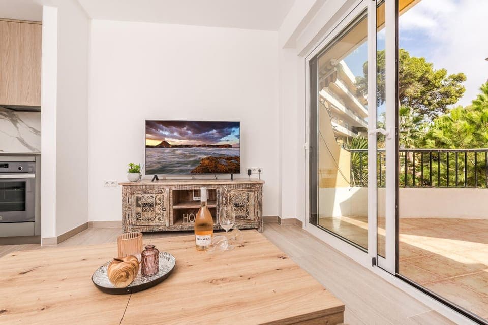 Communal lounge/ TV room, Living room