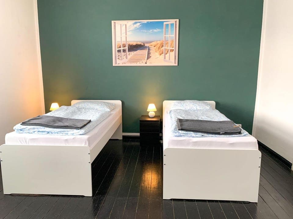 Bed, Photo of the whole room, Bedroom, towels