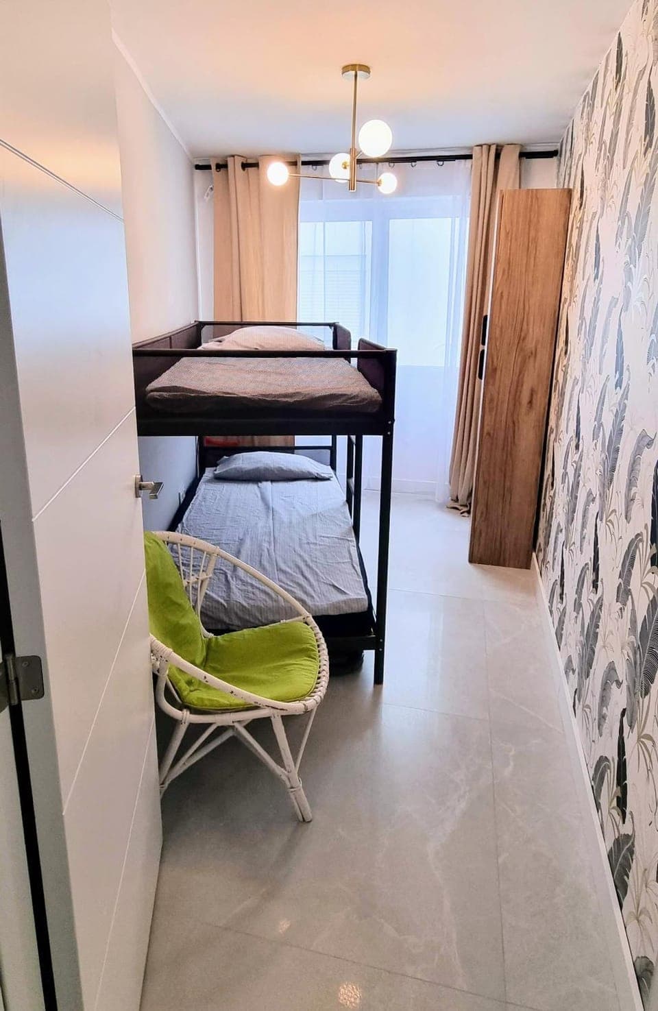 Bedroom, bunk bed
