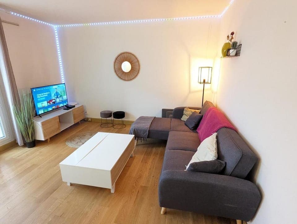 TV and multimedia, Living room, Seating area