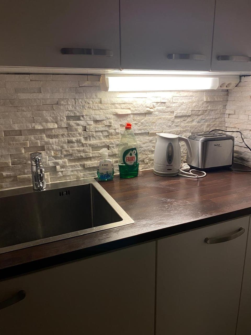 Coffee/tea facilities, stove, toaster