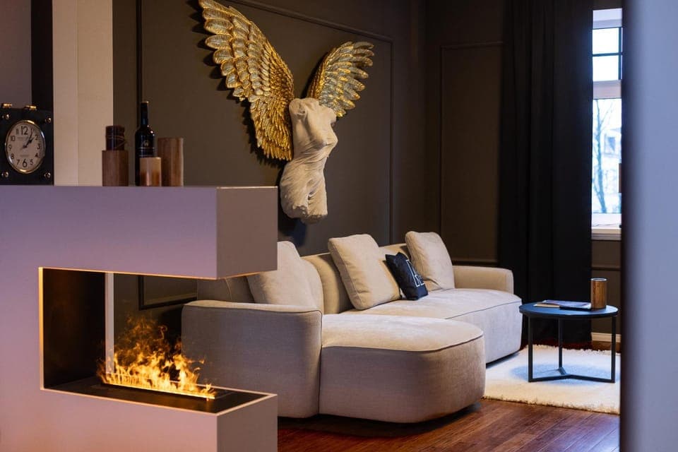 Living room, Lounge or bar, Seating area, fireplace, minibar