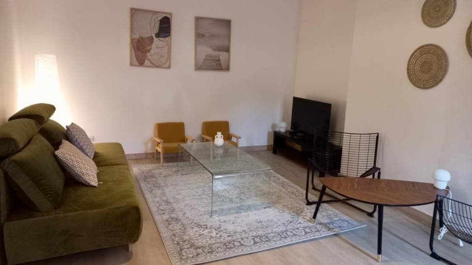 TV and multimedia, Living room, Seating area