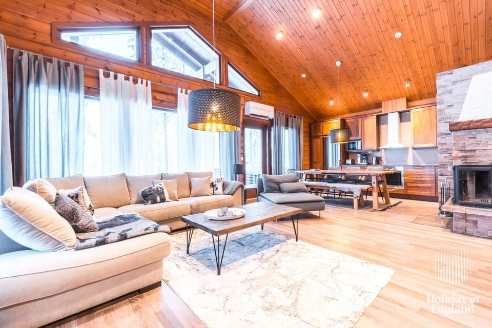 Kitchen or kitchenette, Seating area