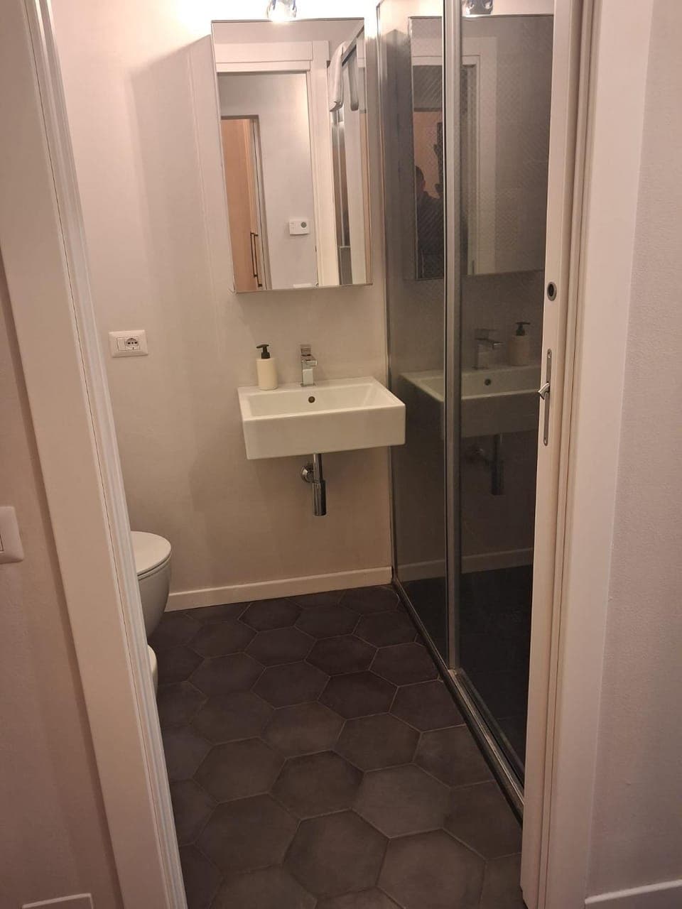 Shower, Toilet, Bathroom