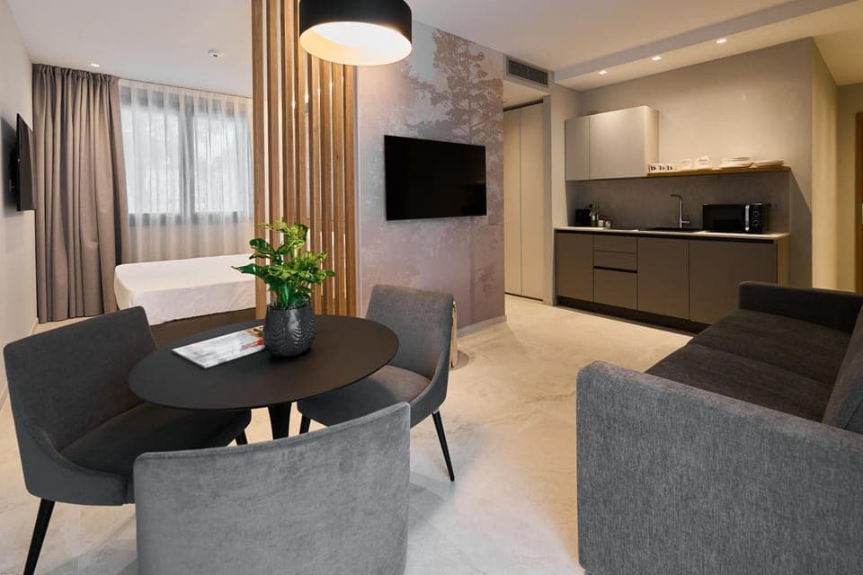 TV and multimedia, Kitchen or kitchenette, Living room, Dining area