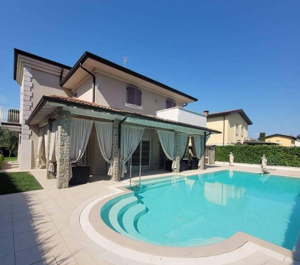 Property building, Pool view, Swimming pool