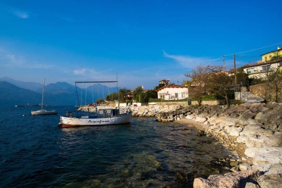 Nearby landmark, Day, Natural landscape, Lake view