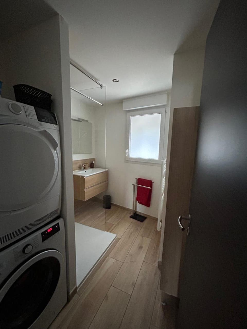 Bathroom, washing machine