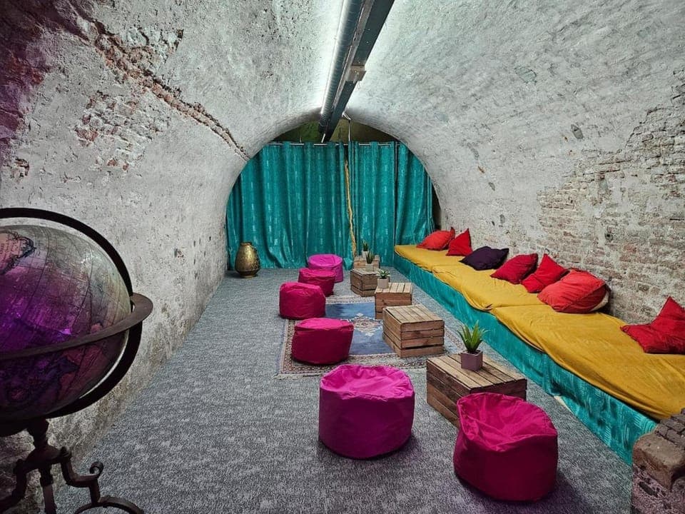 Living room, Seating area