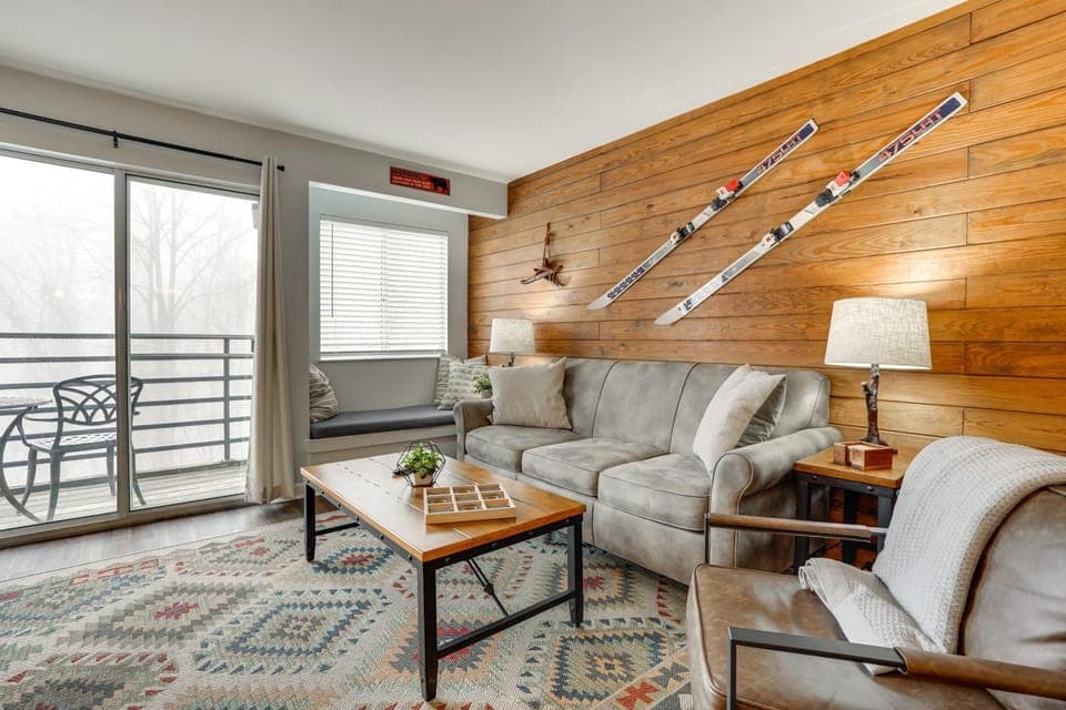 4 Mi to Dtwn Gatlinburg: Condo w/ Pool Access House in Gatlinburg