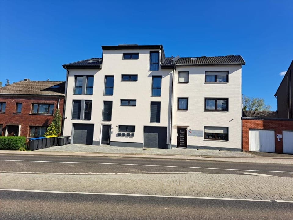 Property building, Day, Neighbourhood, Street view