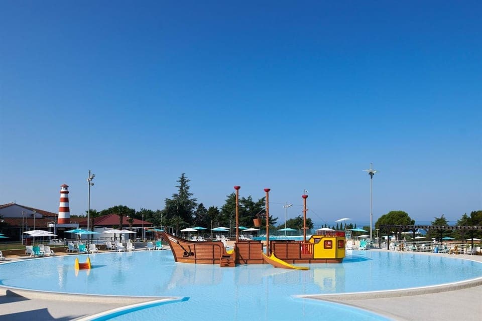 Aqua park, Swimming pool