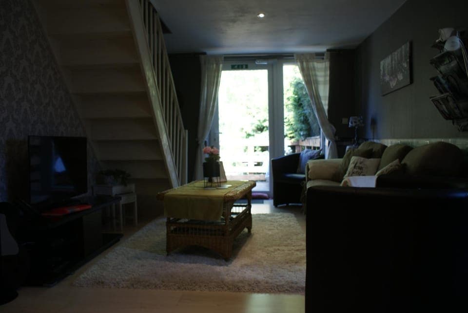 Decorative detail, Seating area