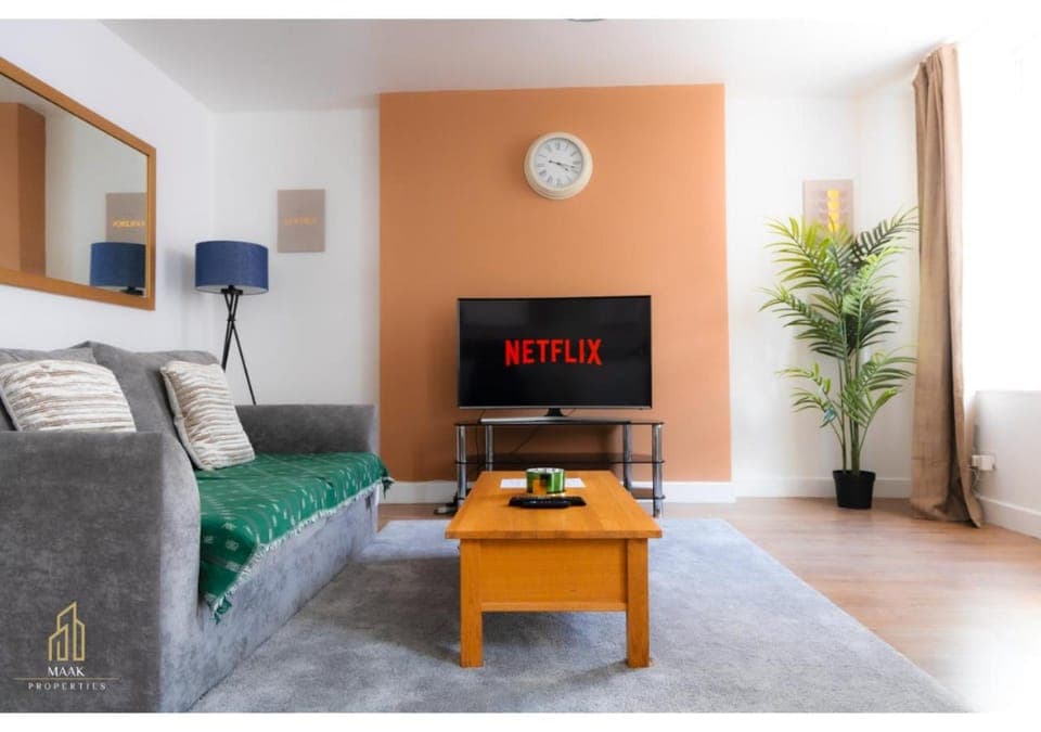 TV and multimedia, Living room, heating, internet