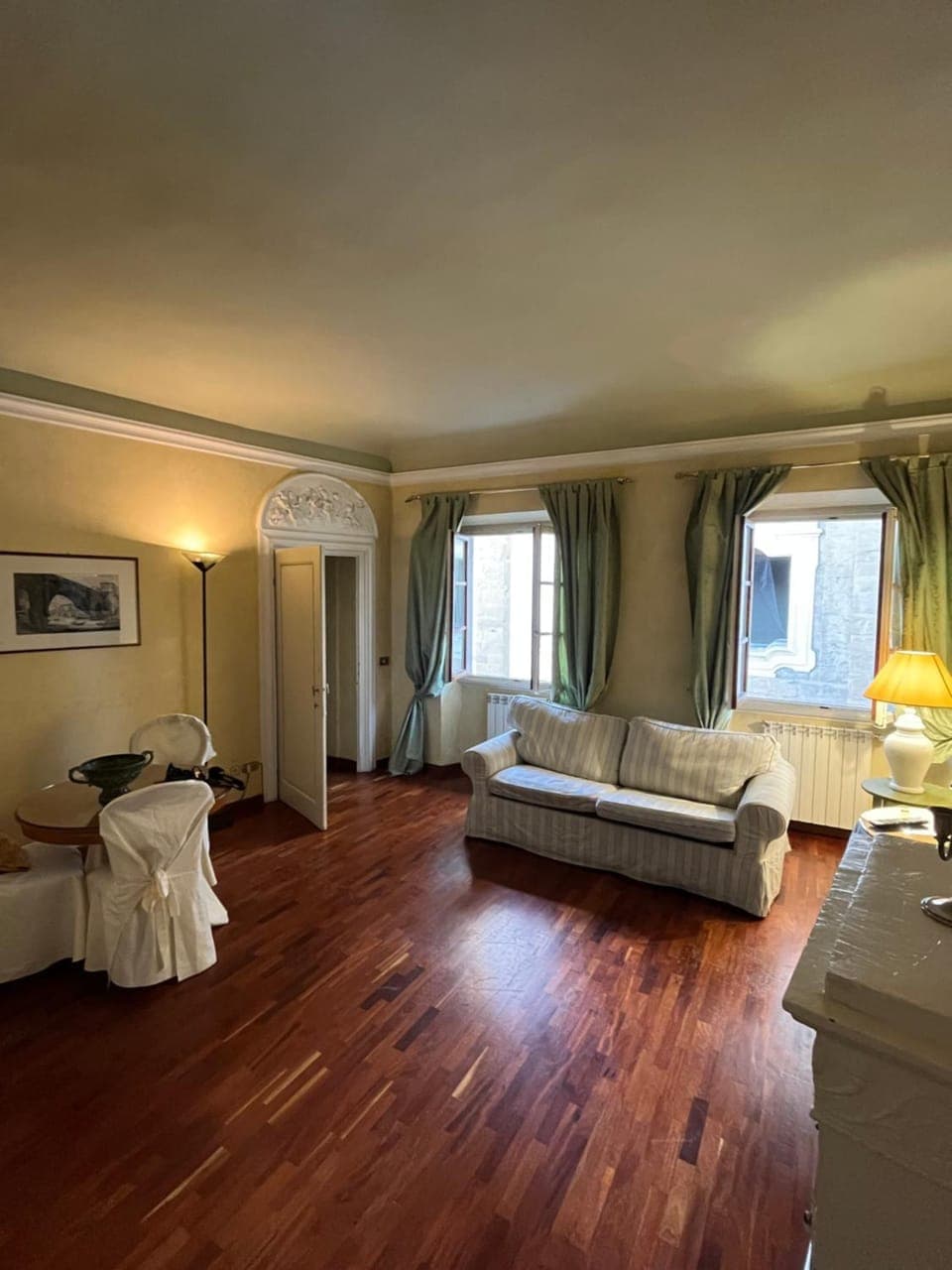 Living room, Seating area