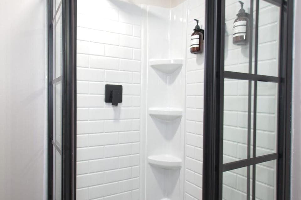 The Navel Nalle - Downtown Bungalow, Patio, Parking House in Charlottesville