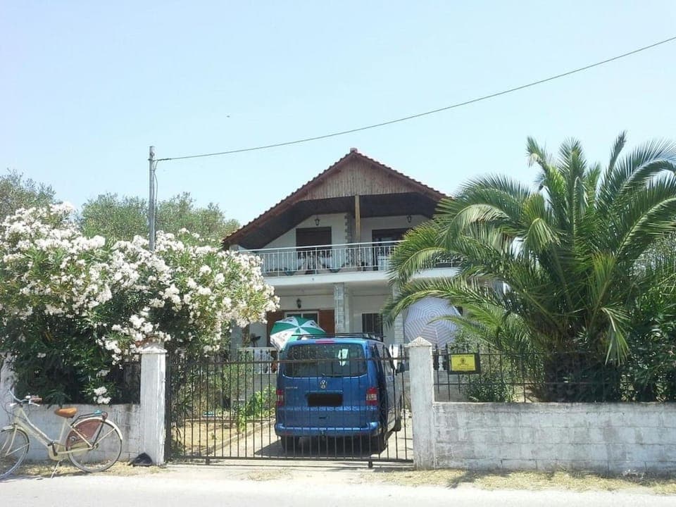 Property building, Street view, Parking
