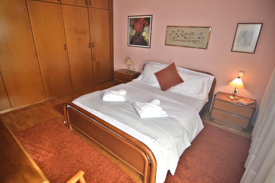 Bed, Photo of the whole room, Bedroom, towels, wardrobe