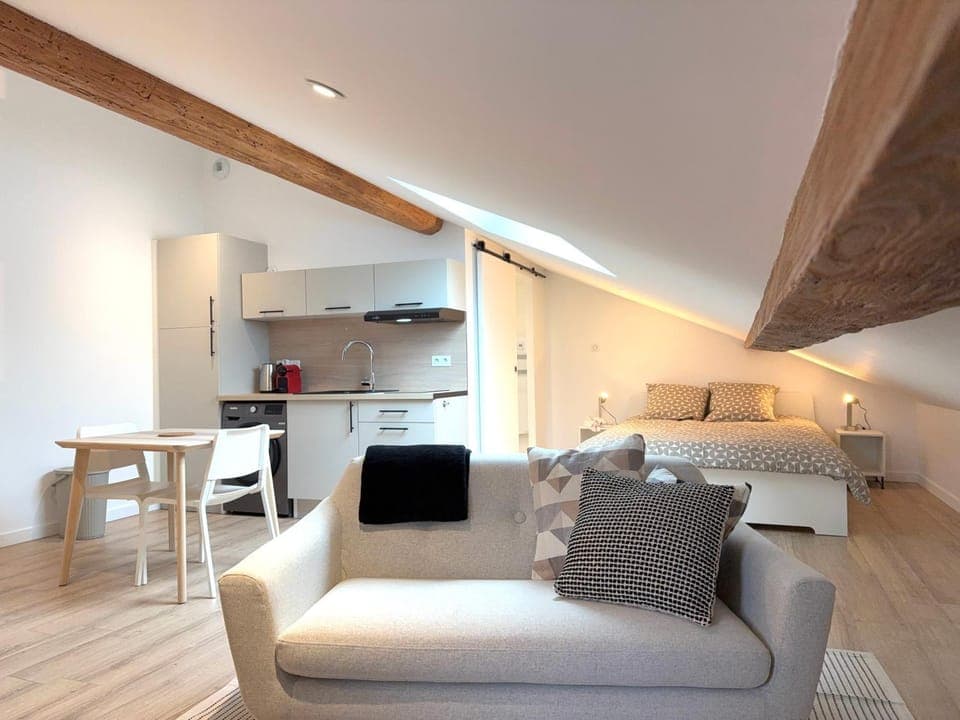 Bed, TV and multimedia, Coffee/tea facilities, View (from property/room), Kitchen or kitchenette, Living room, Photo of the whole room, Seating area, Dining area, heating, internet, stove