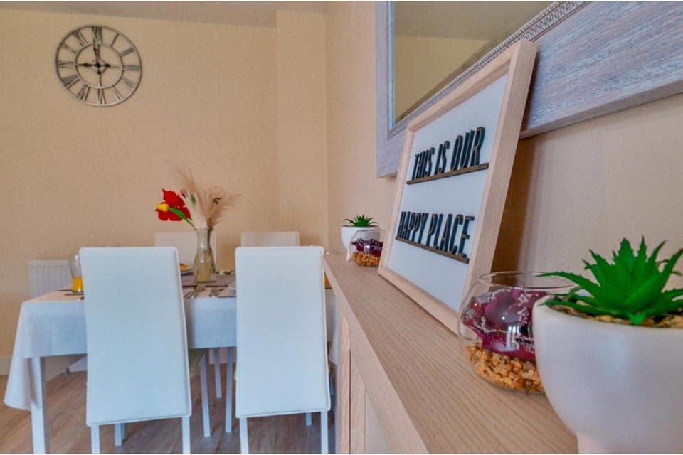 Decorative detail, Dining area