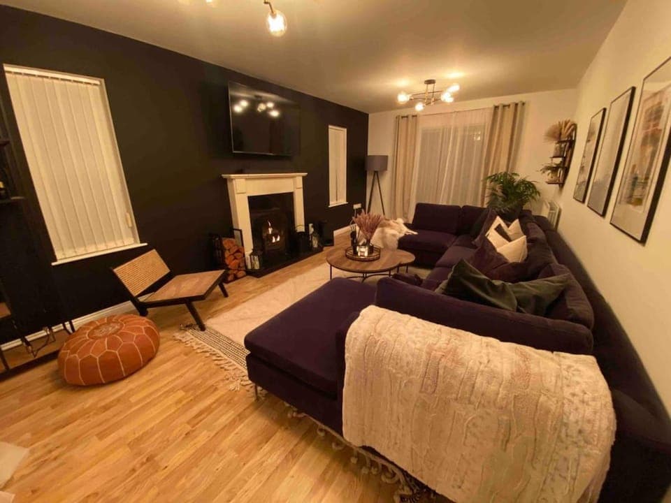 Large Modern home, 5 mins to town Centre House in Rossorry