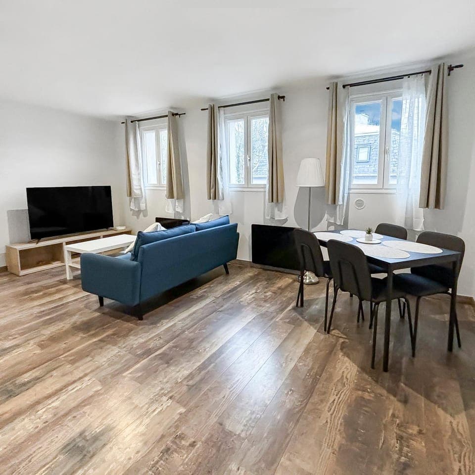 Communal lounge/ TV room, Dining area