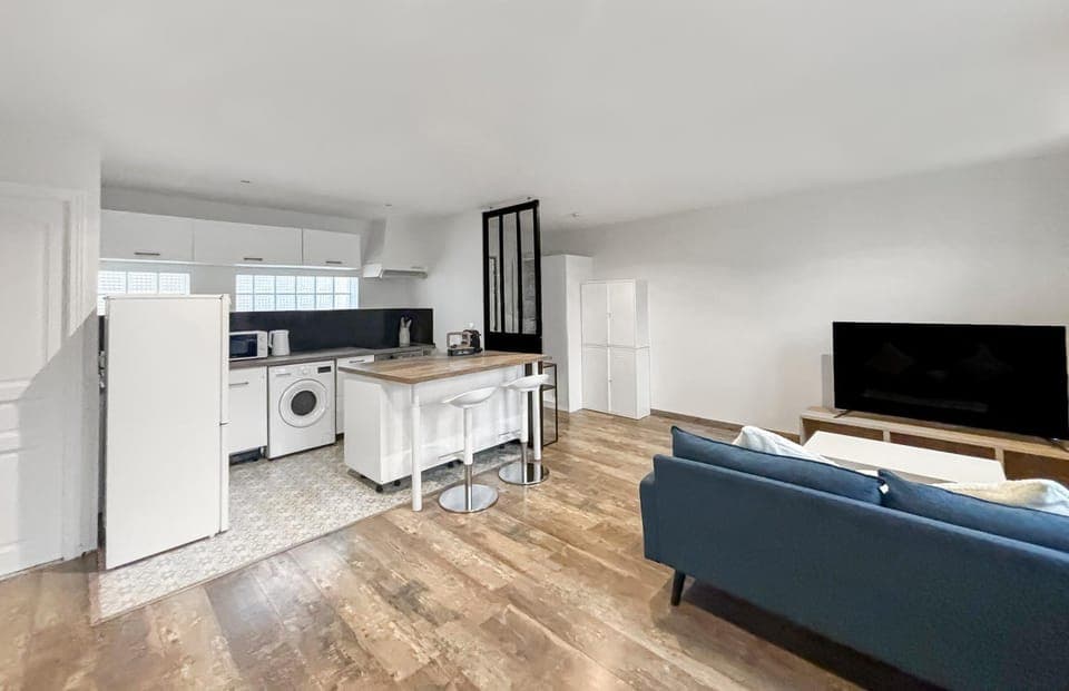 Communal lounge/ TV room, Kitchen or kitchenette