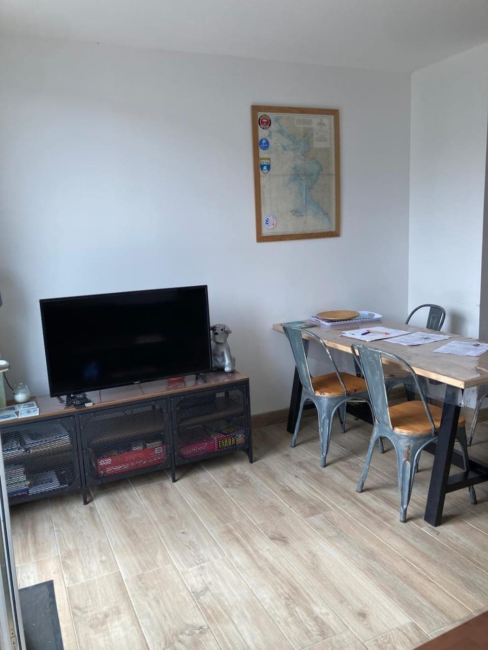 Communal lounge/ TV room, TV and multimedia, Living room, Seating area, Dining area