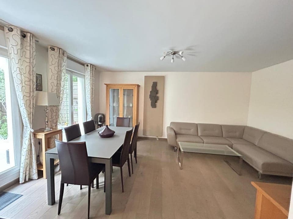 Living room, Seating area, Dining area