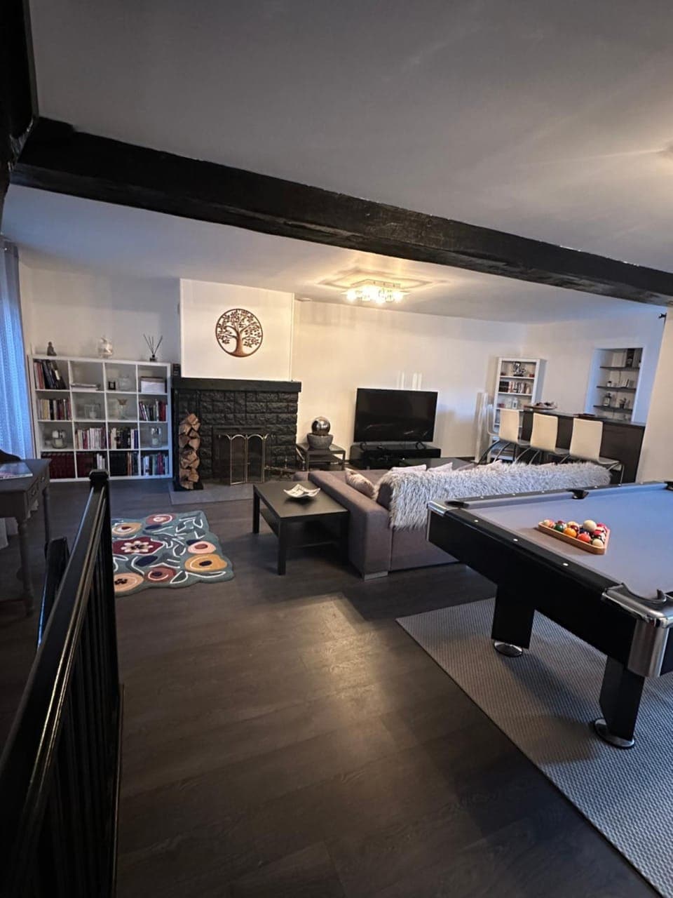 Living room, Seating area