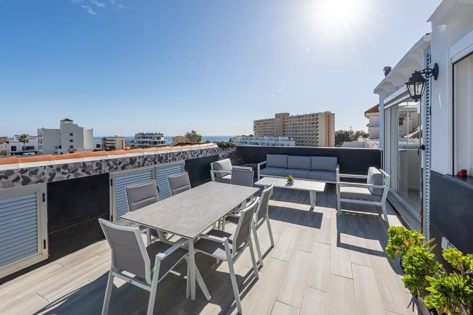 Balcony/Terrace, Dining area, furniture