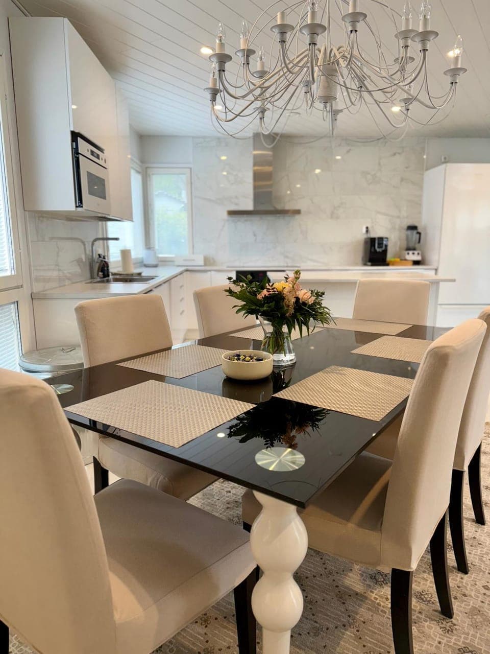 Dining area, kitchen