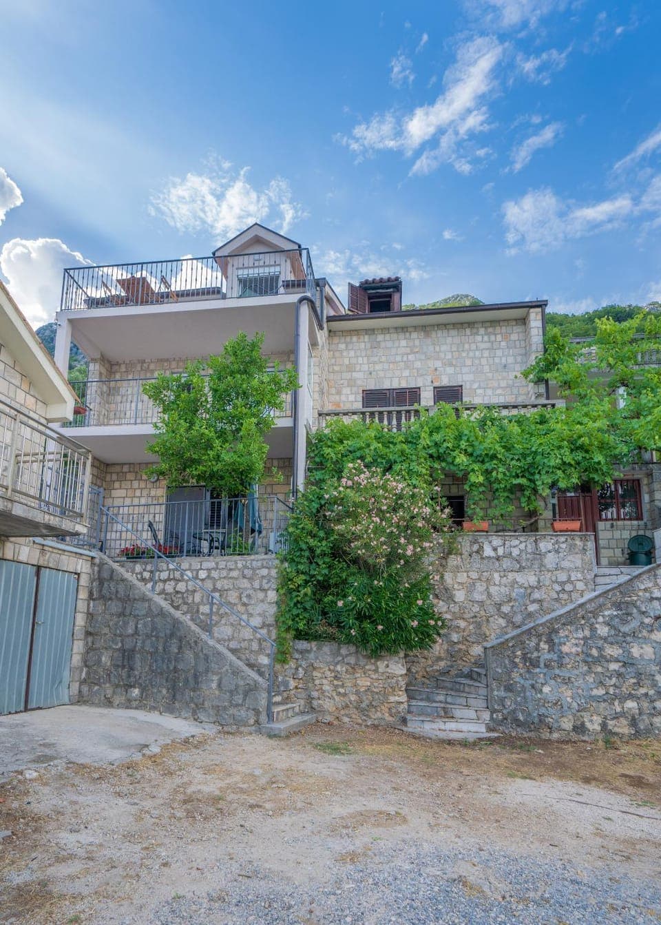 Property building, Balcony/Terrace