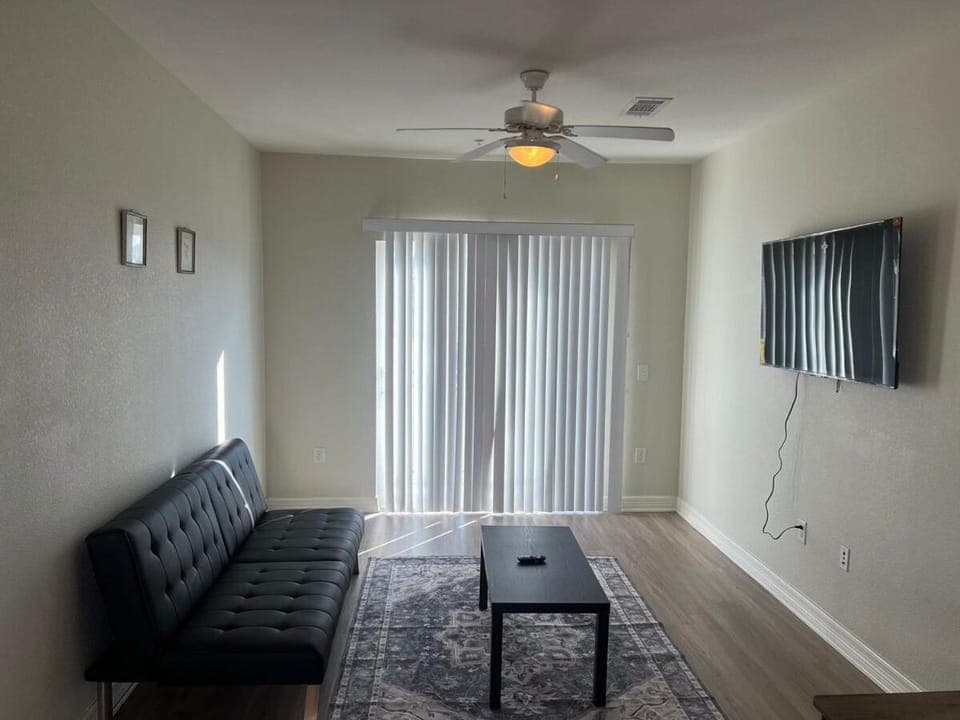 Communal lounge/ TV room, TV and multimedia, Living room, Seating area