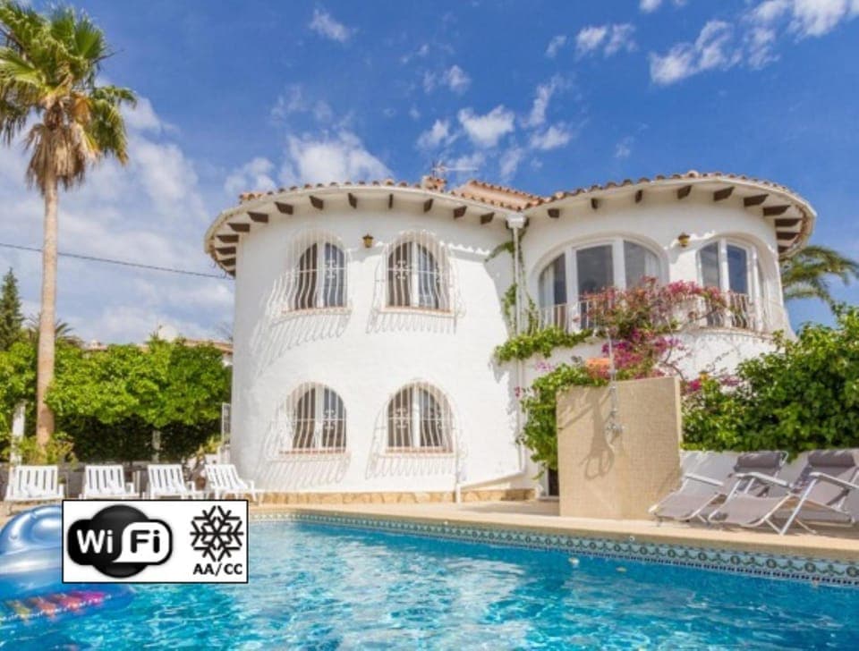 Property building, Facade/entrance, Off site