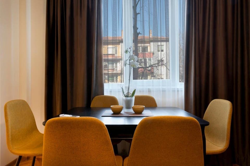 Living room, Dining area