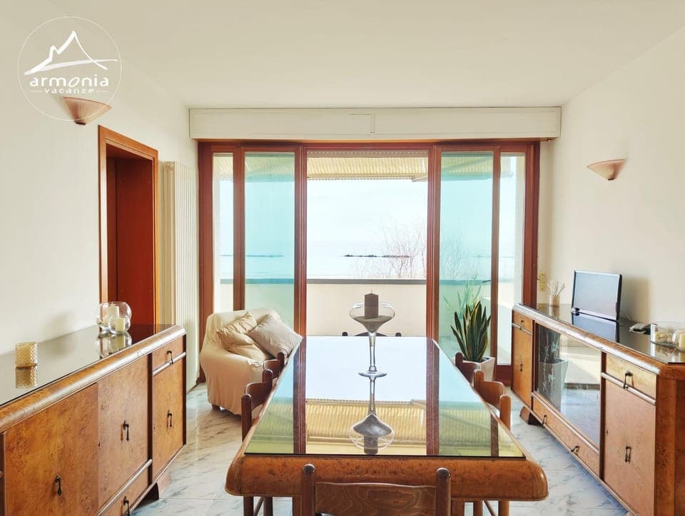 Living room, Sea view