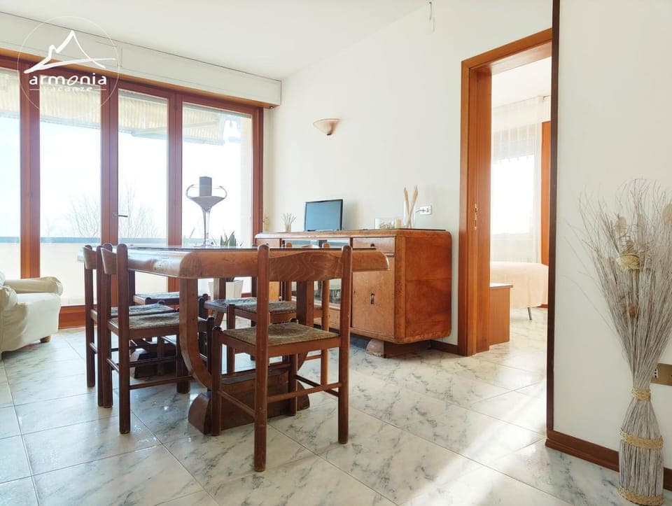 TV and multimedia, Living room, Dining area