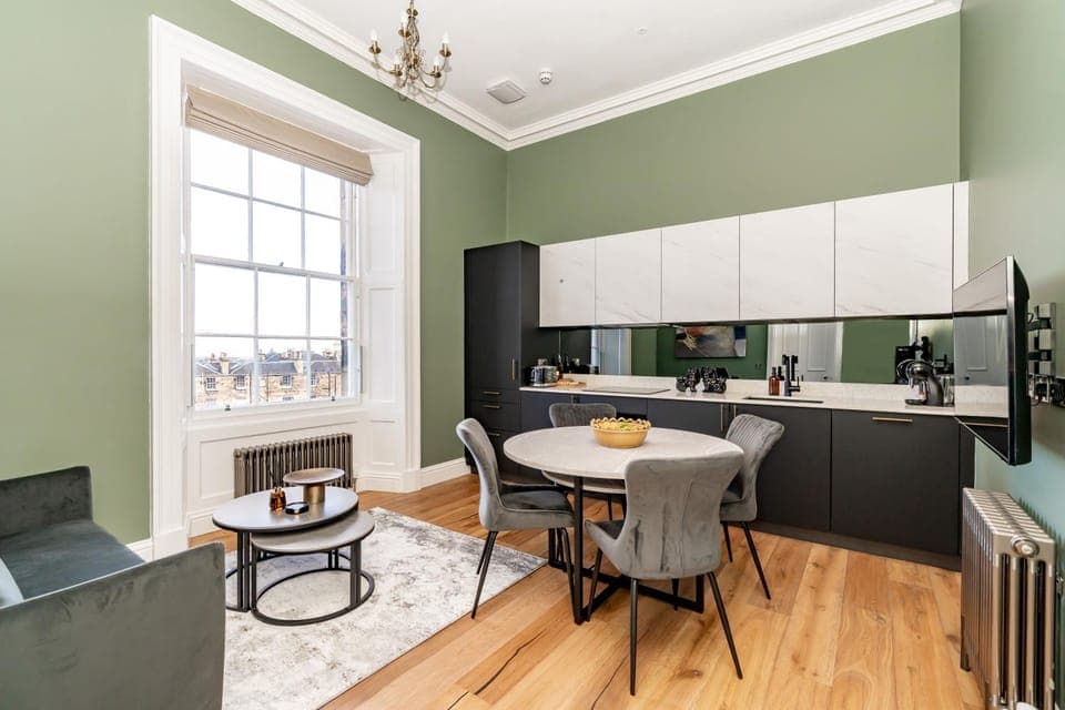 Kitchen or kitchenette, Living room, Seating area, Dining area, stove