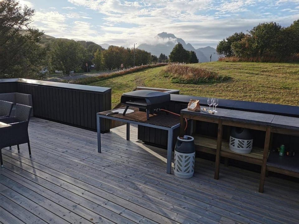Balcony/Terrace, Mountain view