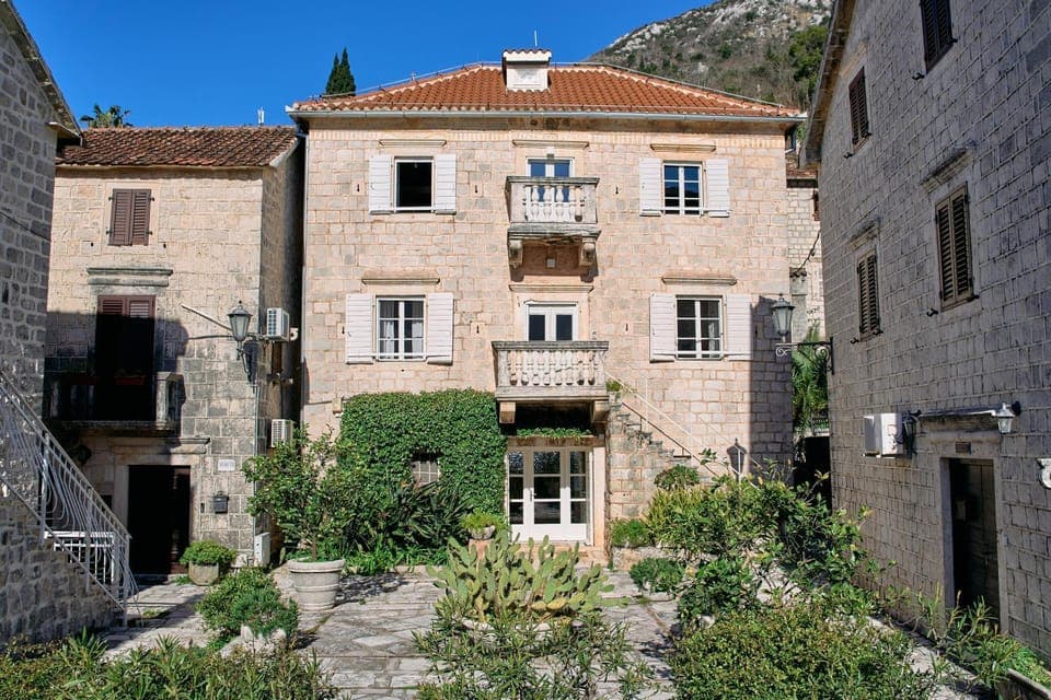 Property building, Natural landscape