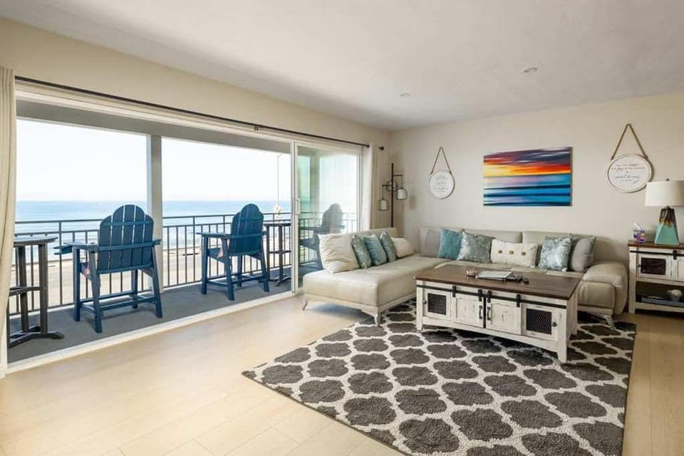 Beachfront Home In Carlsbad - Remodeled House in Carlsbad