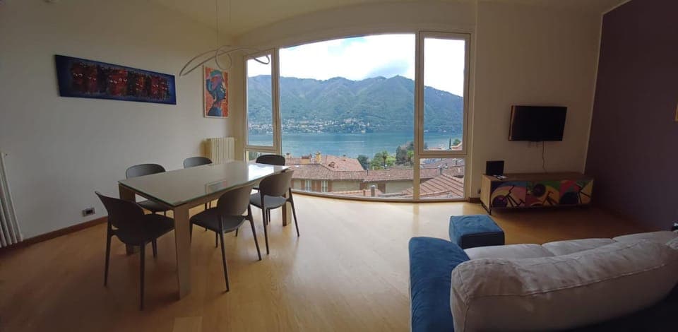 Living room, Lake view