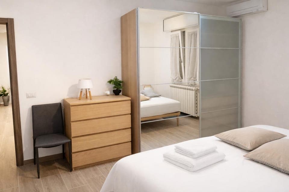 Bed, Photo of the whole room, Bedroom, towels, wardrobe, air conditioner